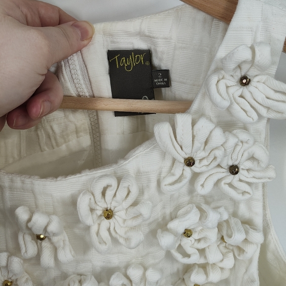 Taylor | 3D floral dress - Picture 4 of 6